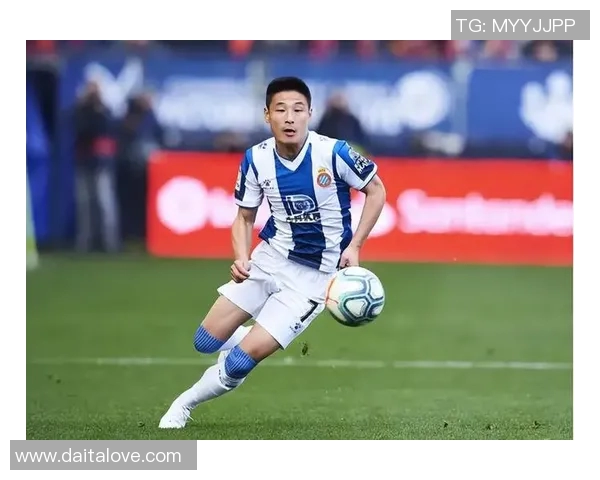 中国足球明星队长的荣耀与挑战：带领球队走向世界舞台的征程